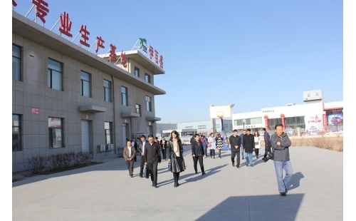 黨建引領(lǐng)促減稅降費(fèi)落地，黨員帶頭抓普惠政策落實(shí)